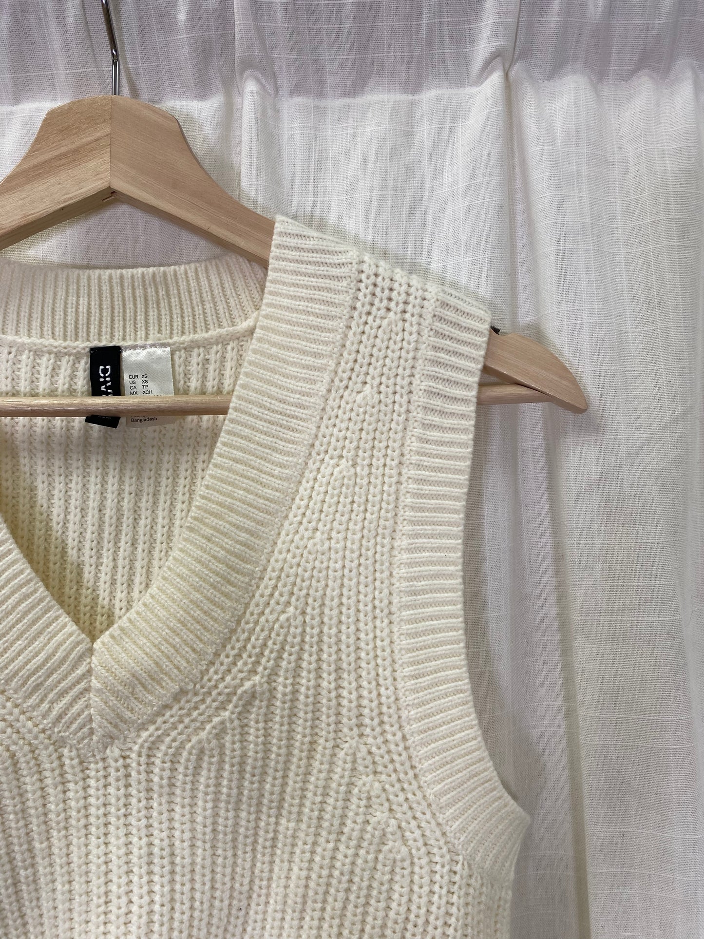 H&M Cropped Sweater Vest (XS)