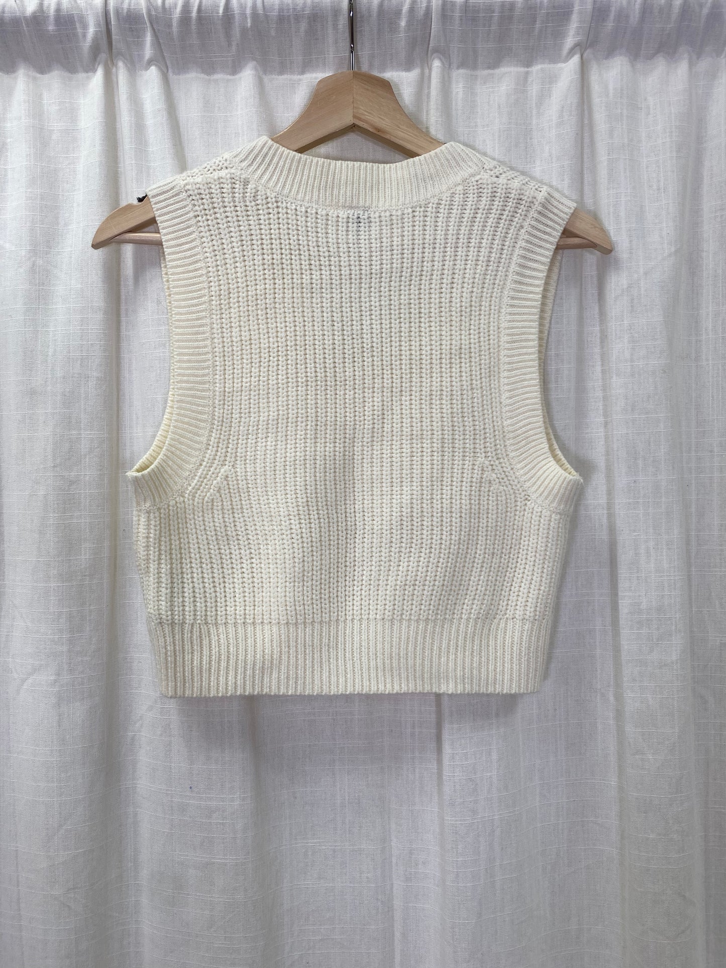 H&M Cropped Sweater Vest (XS)