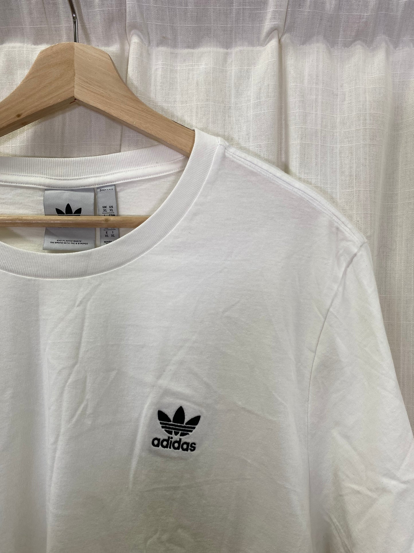 Adidas Tee (XL)